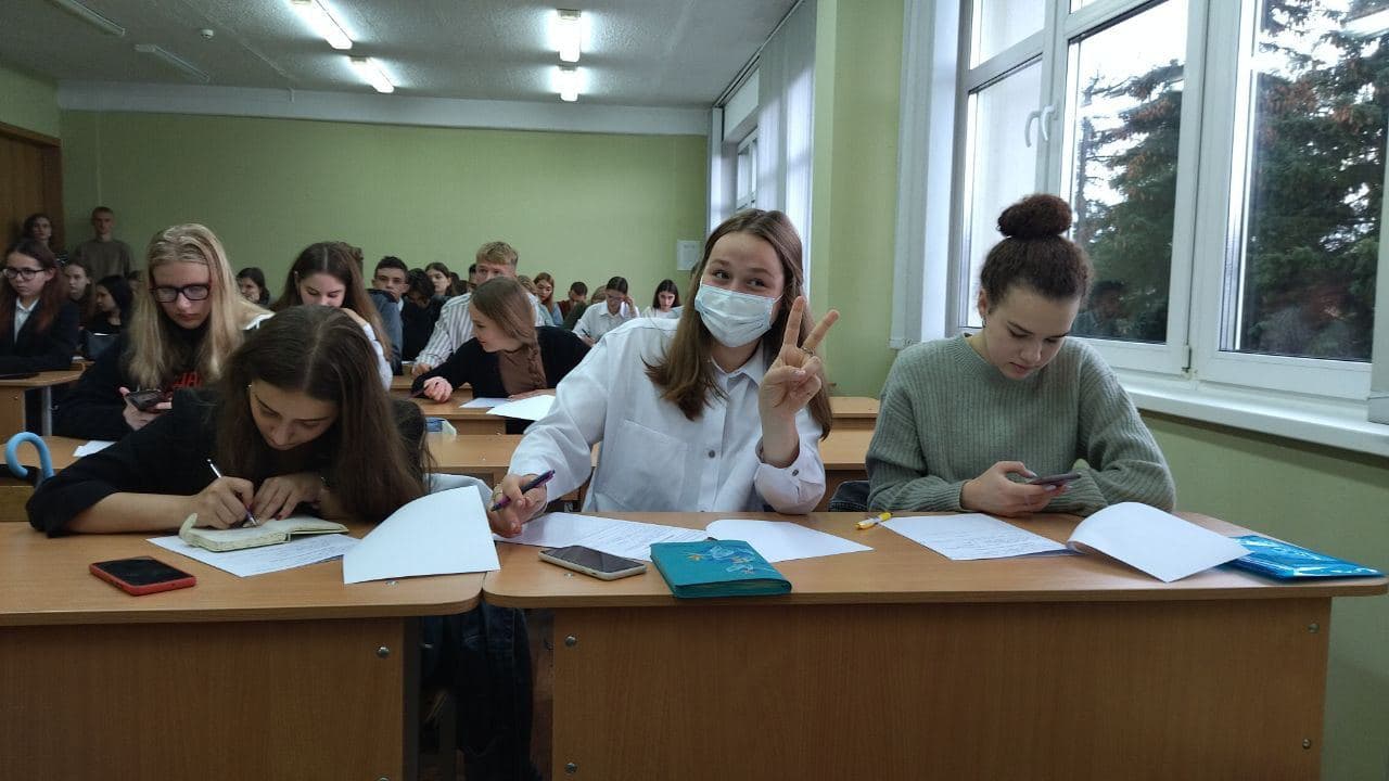 Виват вам, первокурсники! Кафедра журналистики приветствует новых студентов специальностей «Журналистика» и «Информация и коммуникация»