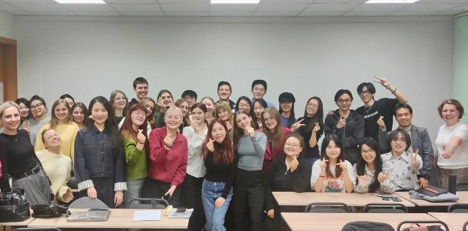 Медиамост дружбы объединил студентов из КНР и Беларуси на факультете истории, коммуникации и туризма